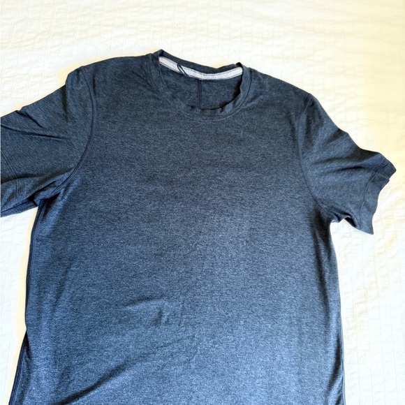 Lululemon Athletica Gray Short Sleeve Tee - Picture 1 of 2